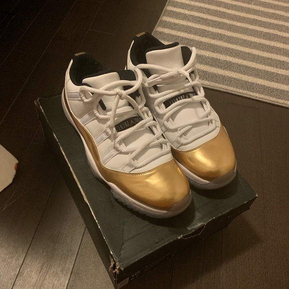 Retro 11 (Closing Ceremony’s) Size 10 Men’s - Picture 8 of 8